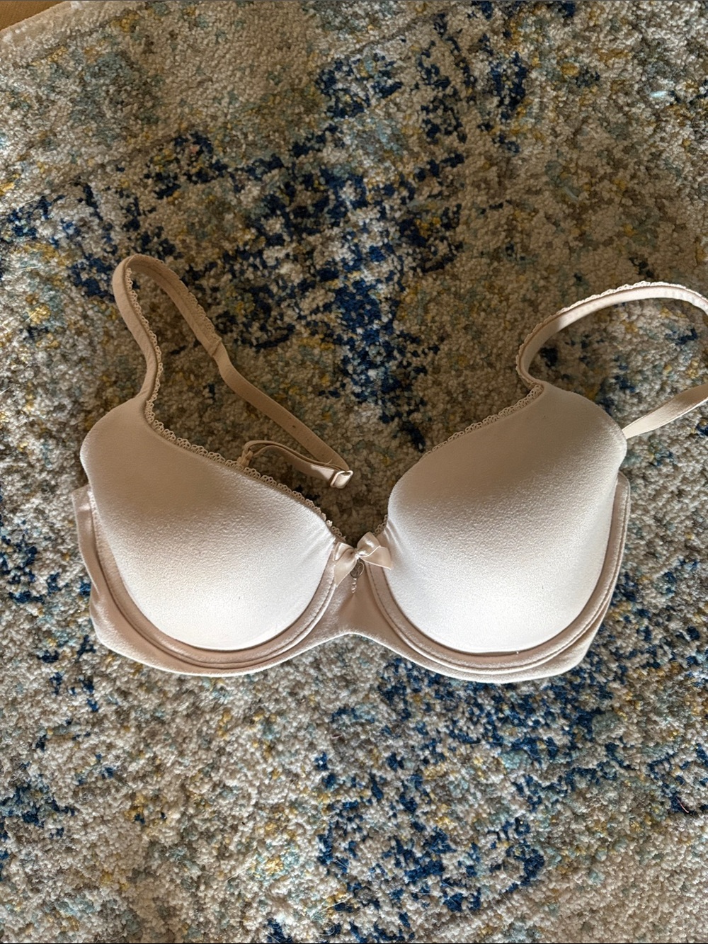 Victoria secret body by Victoria lined Demi bra 32 d